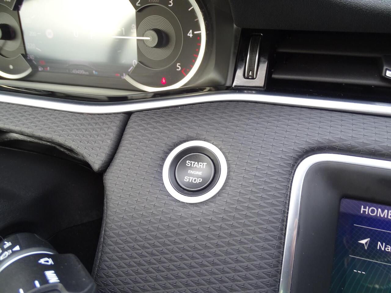 Land Rover RANGE ROVER EVOQUE 2.0 D150 AWD R- Dynamic | PANORAMADAK| NAVIGATIE| CAMERA| AIRCO/ECC| CRUISECONTROL| PARKEERSENSOREN