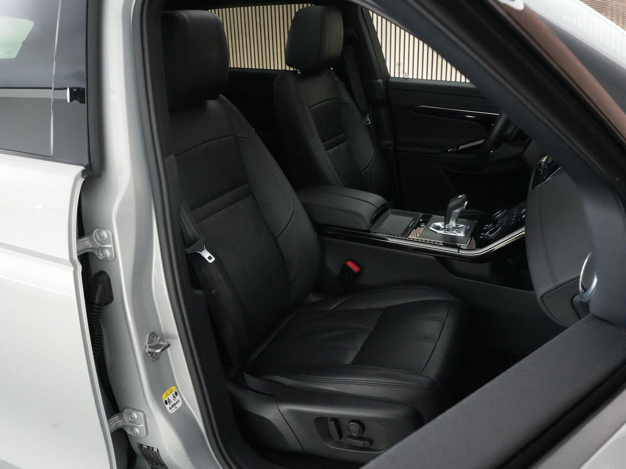 Land Rover RANGE ROVER EVOQUE P300e 1.5 R-dynamic SE AWD Autobiography |R-dynamic|panoramadak|Meridian|memory|360 camera|Apple Carplay|lederen sportstoelen|parkeercamera|elek. achterklep|stuurverwarming|