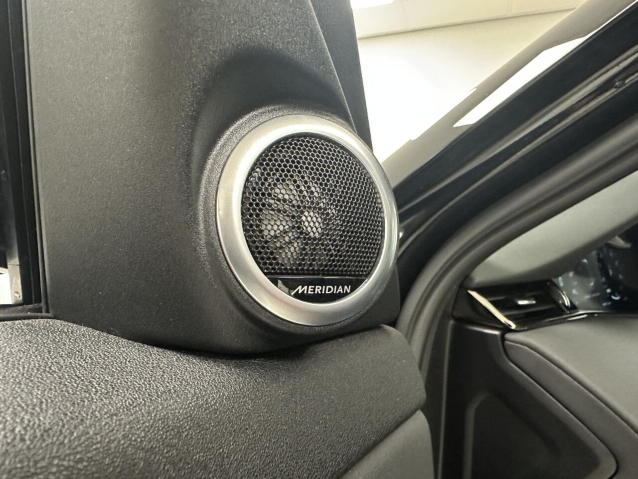 Land Rover RANGE ROVER EVOQUE 1.5 P300e AWD R-Dynamic SE | Panoramadak | Meridian | 20'' |