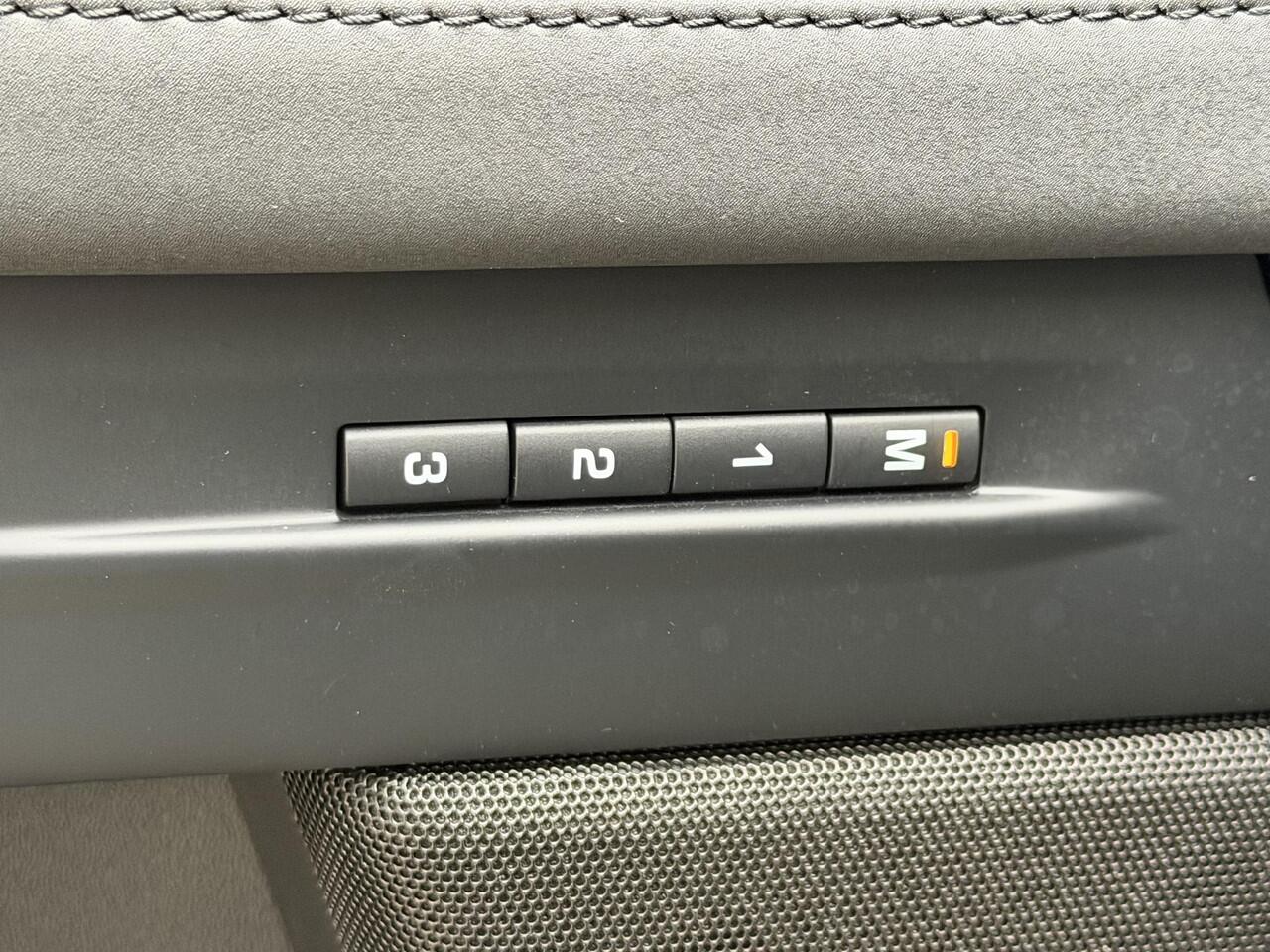 Land Rover RANGE ROVER EVOQUE 1.5 P300e AWD R-Dynamic SE Black Style|Schuif/kantel dak|Meridian|Sfeer|Winterpakket