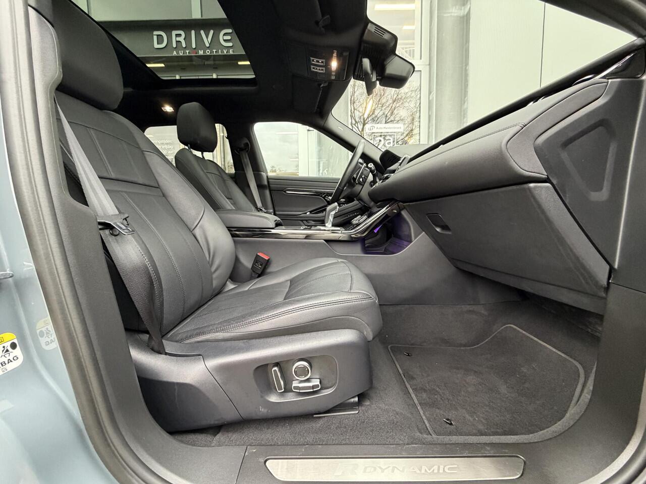 Land Rover RANGE ROVER EVOQUE 1.5 P300e AWD R-Dynamic SE Black Style|Schuif/kantel dak|Meridian|Sfeer|Winterpakket