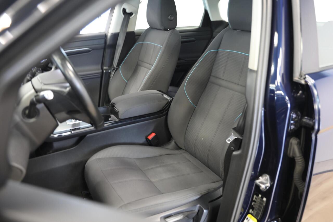 Land Rover RANGE ROVER EVOQUE 1.5 P300e AWD | Schuif- kanteldak | 360 Camera | Apple Carplay