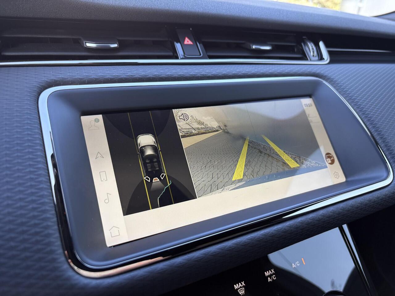 Land Rover RANGE ROVER EVOQUE 1.5 P300e AWD R-Dynamic S / EAER 61 km / Stoel en stuurverwarming / 1.600 kg trekgewicht / Apple Carplay/Android Auto / Airco / Cruise Control / Lederen Bekleding /