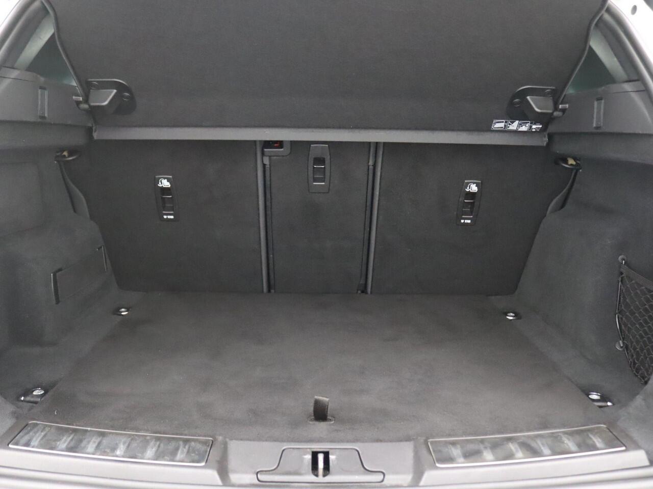 Land Rover RANGE ROVER EVOQUE 1.5 P300e AWD R-Dynamic HSE 309PK Aut. SOH 91,5%, Panoramadak, 20" LM Velgen, 360gr. Camera, Navi, Clima, Stoelverwarming