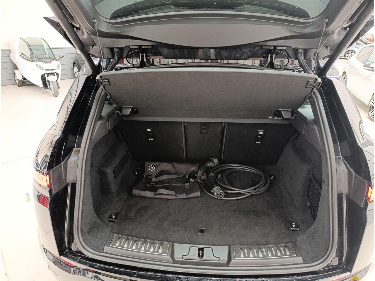 Land Rover RANGE ROVER EVOQUE 1.5 P300e AWD R-Dynamic SE Pano Schuif/Kanteldak | 20 inch velgen | Black Pack | Cold Climate Pack