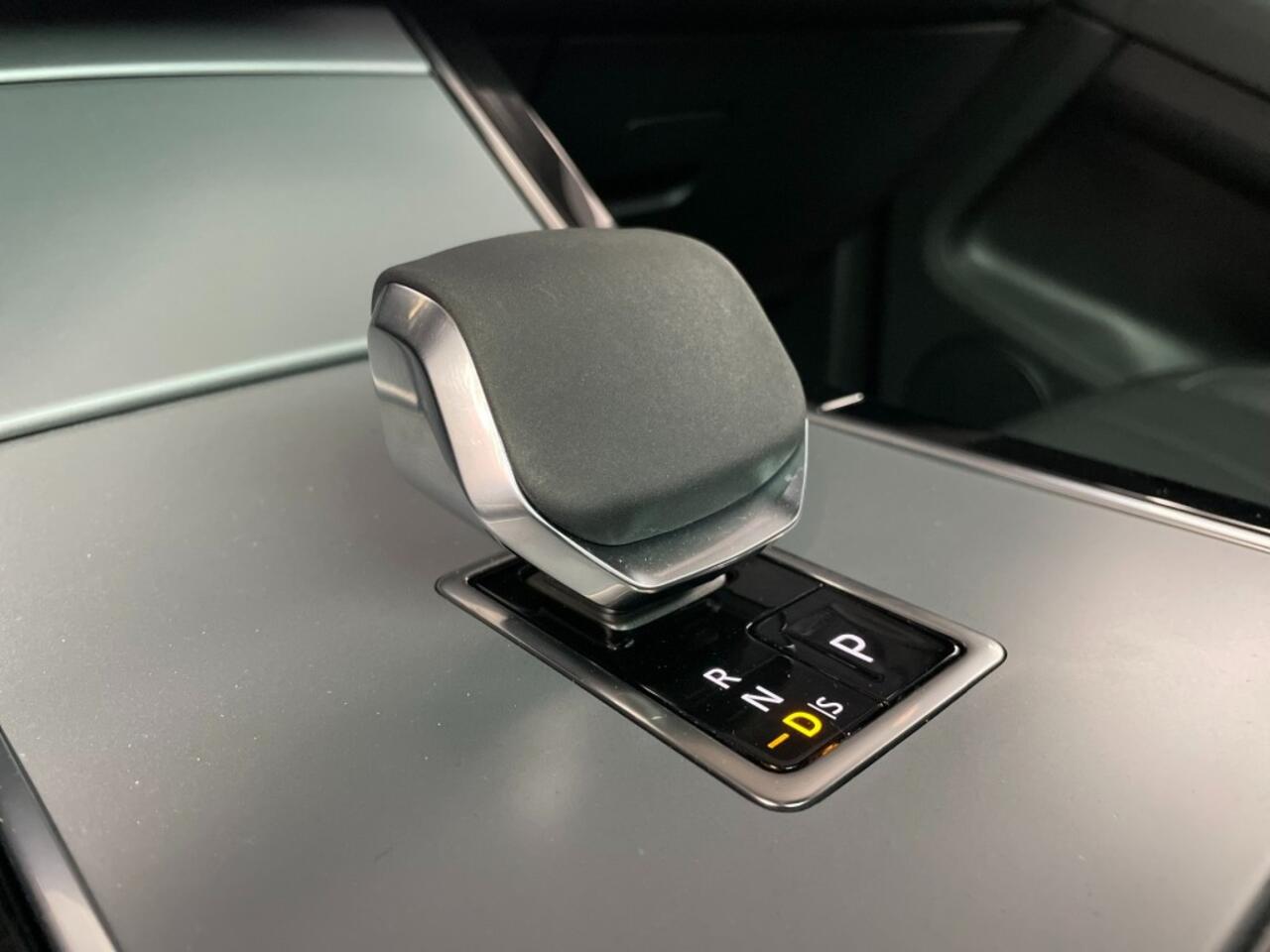 Land Rover RANGE ROVER EVOQUE P270e Dynamic SE Carpathian Grey Black Pack Panodak ACC Meridian SoundStoel+Stuurverwarming