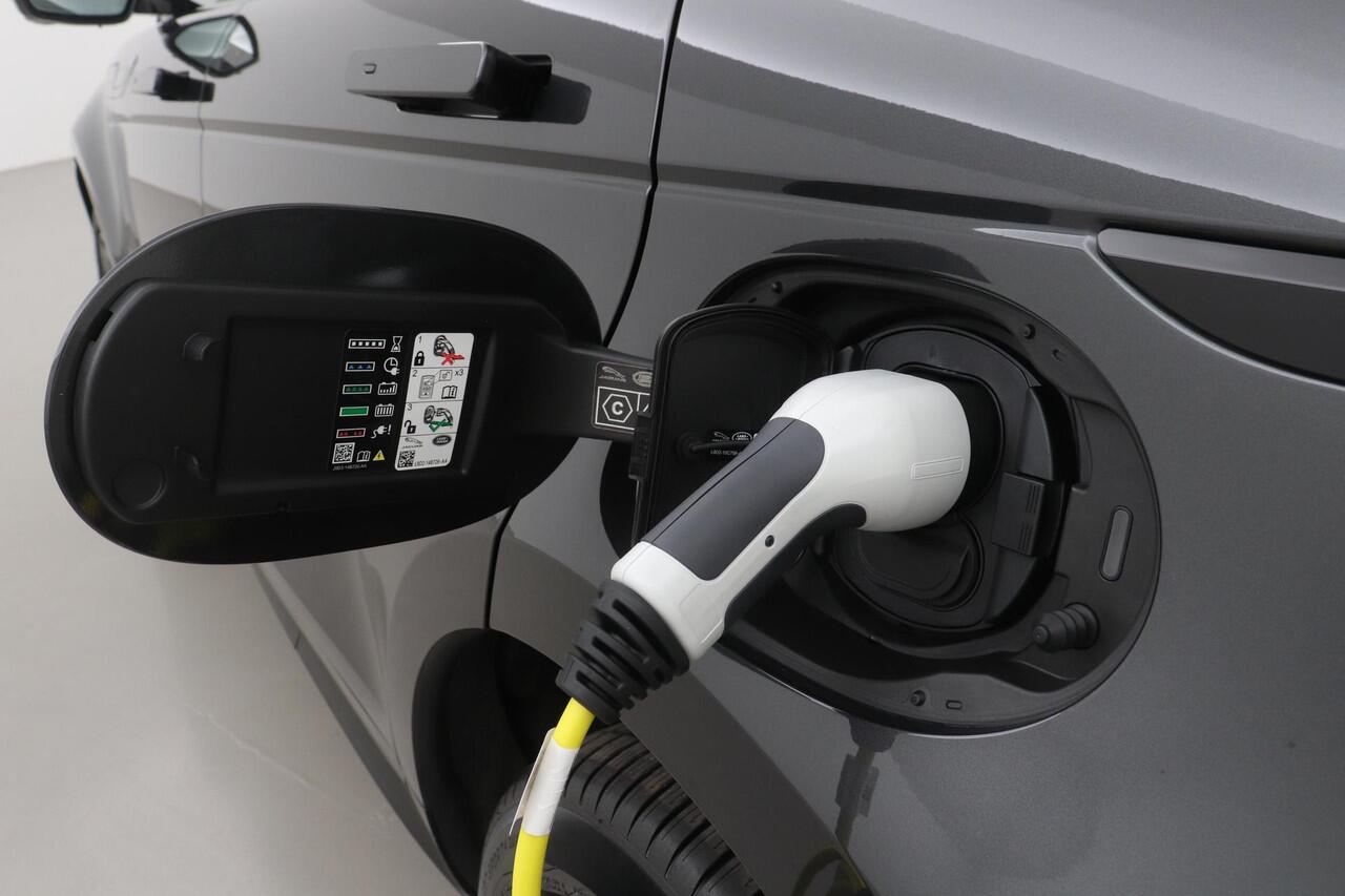 Land Rover RANGE ROVER EVOQUE P270e PHEV Dynamic SE | Carpathian Grey | Black Pack | Schuif/kanteldak | ACC | Stoel+Stuurverwarming