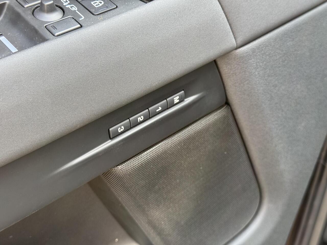 Land Rover RANGE ROVER EVOQUE P270e PHEV AWD SE Dynamic Edition