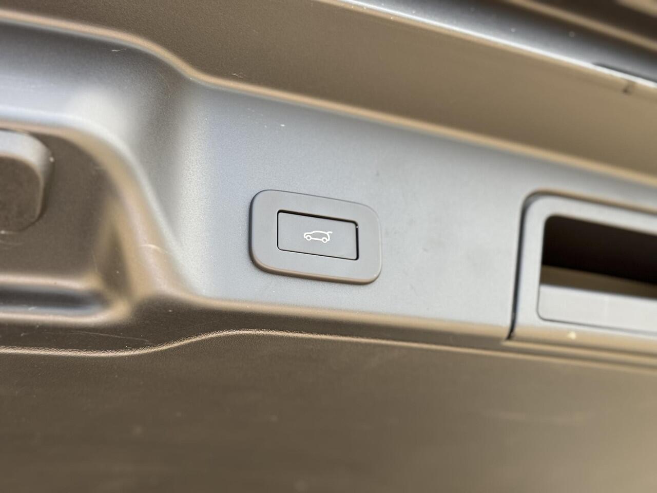 Land Rover RANGE ROVER EVOQUE P270e PHEV AWD SE Dynamic Edition