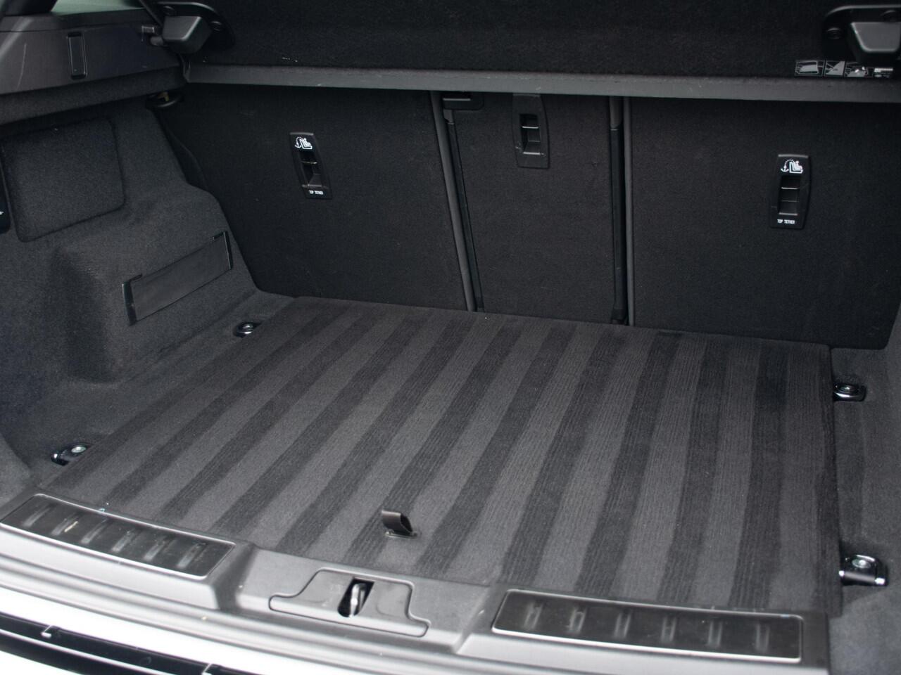 Land Rover RANGE ROVER EVOQUE 1.5 P270e PHEV Dynamic SE l Facelift l Stuurwiel verwarming l Meridian l Panorama dak l Adapt. Cruise l 360 Camera l Trekhaak