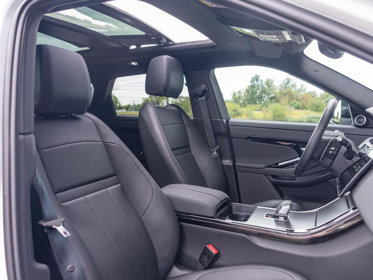 Land Rover RANGE ROVER EVOQUE 1.5 P270e PHEV Dynamic SE l Facelift l Stuurwiel verwarming l Meridian l Panorama dak l Adapt. Cruise l 360 Camera l Trekhaak