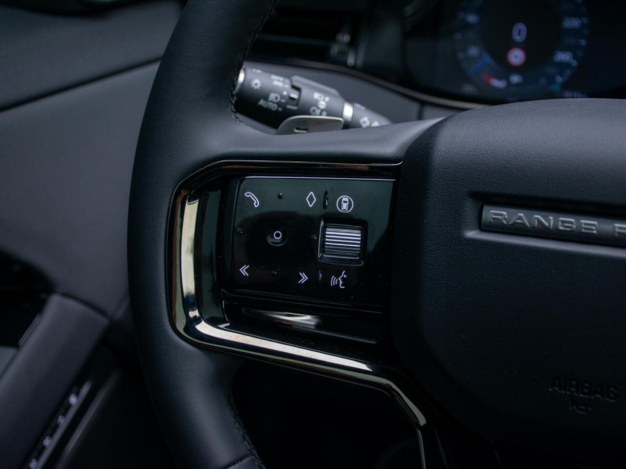 Land Rover RANGE ROVER EVOQUE 1.5 P270e PHEV Dynamic SE l Facelift l Stuurwiel verwarming l Meridian l Panorama dak l Adapt. Cruise l 360 Camera l Trekhaak