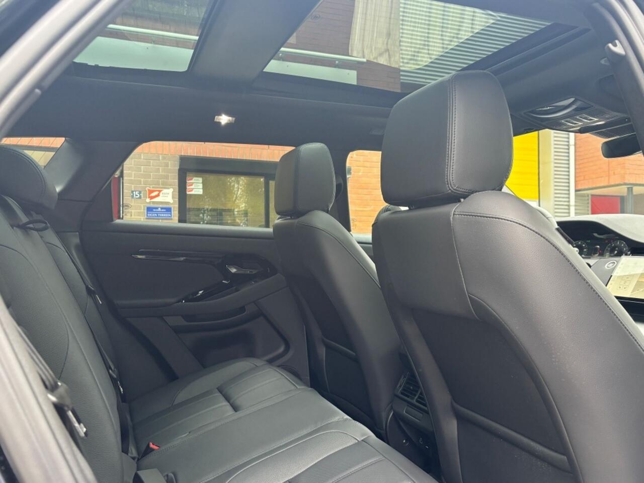 Land Rover RANGE ROVER EVOQUE P270e AWD Dynamic SE Pano Blackpack 360° Trekhaak 20''