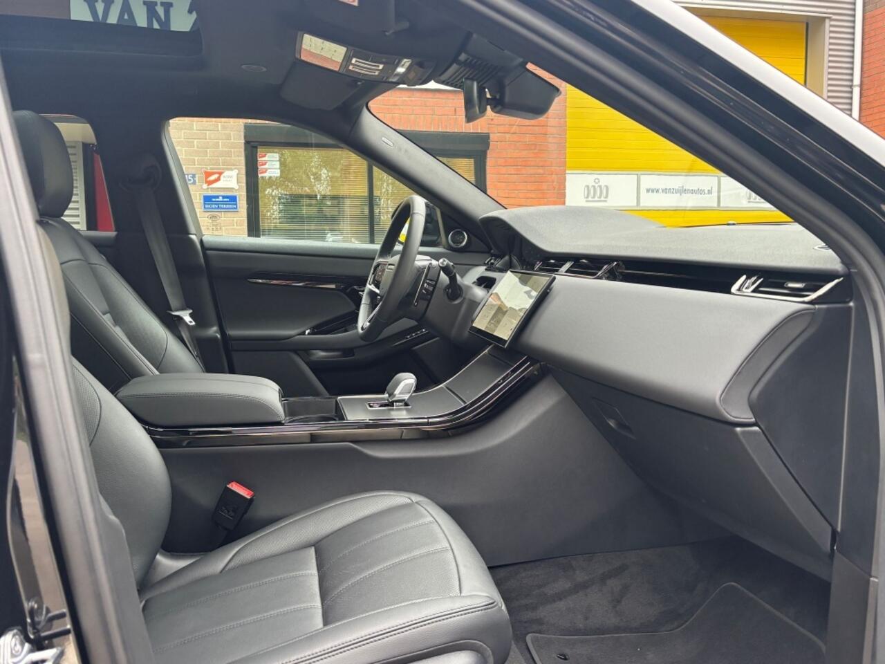 Land Rover RANGE ROVER EVOQUE P270e AWD Dynamic SE Pano Blackpack 360° Trekhaak 20''