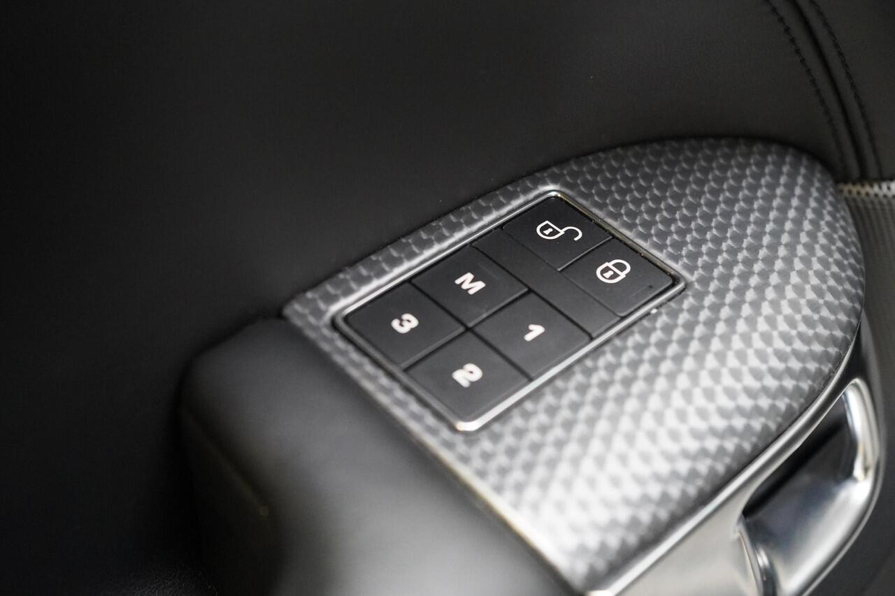 Land Rover RANGE ROVER SPORT 2.0 P400e 404pk HSE Dynamic | Panoramadak | Luchtvering | Memory | Speciale lak | Zwart optiek