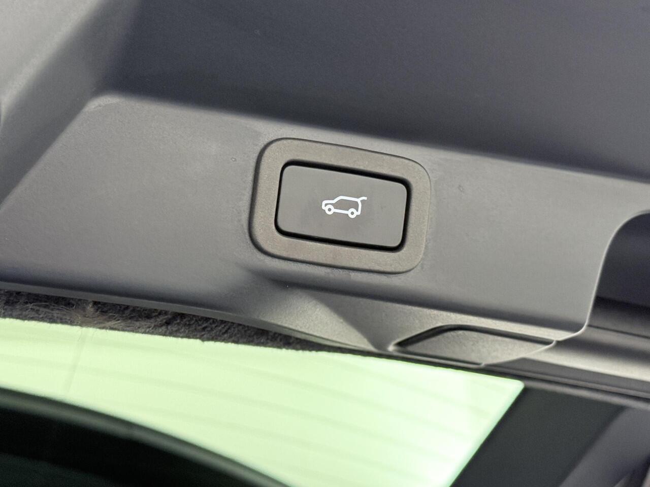 Land Rover RANGE ROVER SPORT P400e HSE Silver VAN: ¤64.900,- VOOR: ¤57.877,- UW EINDEJAARSVOORDEEL: ¤7.023,-| R DYNAMIC TOPSTAAT | COMPLETE ONDERHOUDSHISTORIE | RIJKLAARPRIJS | VEEL OPTIES!