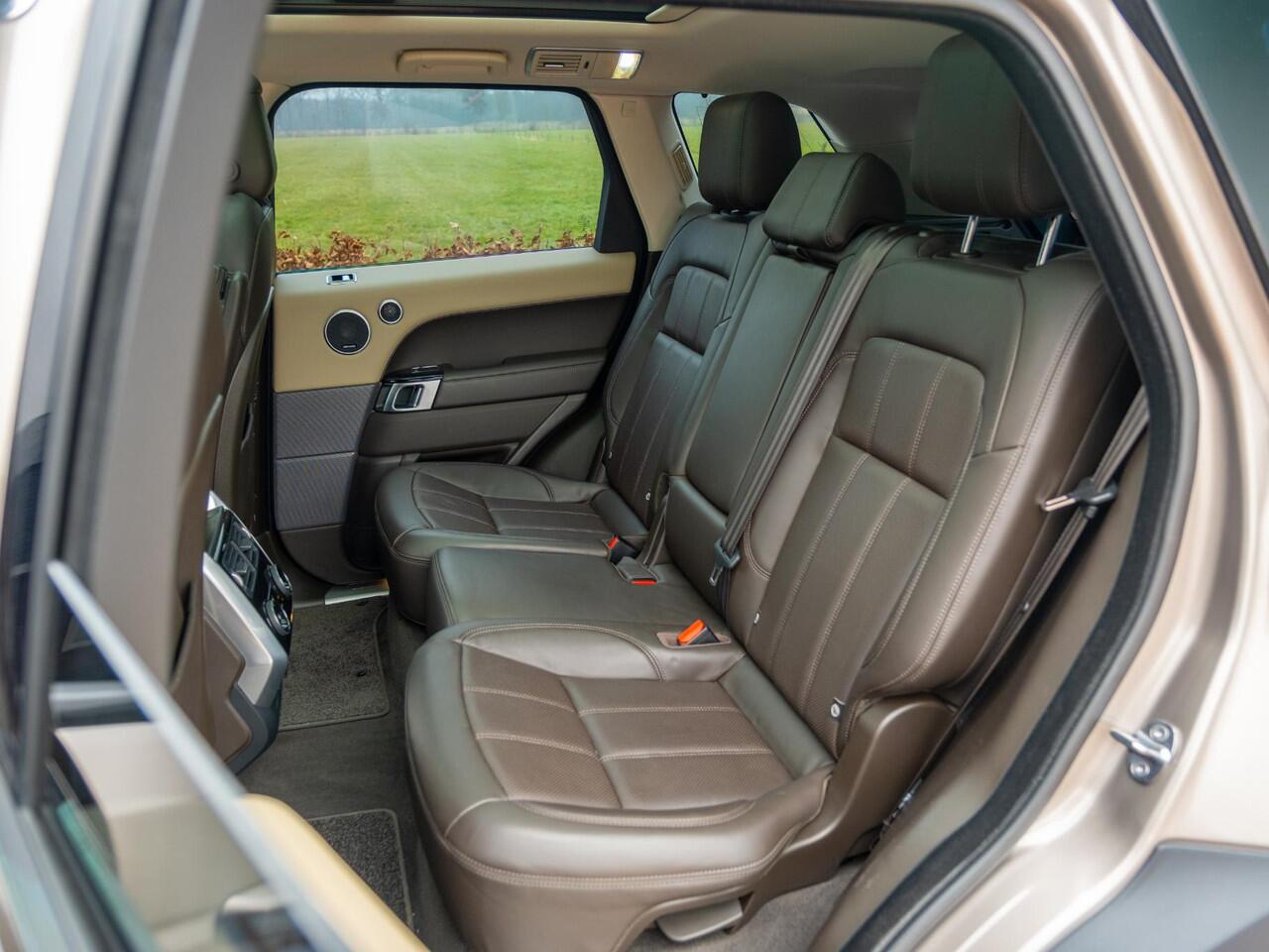 Land Rover RANGE ROVER SPORT 3.0 P360 MHEV HST | Volleder Exclusive | CarPlay | LaneAssist | Stuurverw | Matrix Led | Black pack | uitklapbare instap dorpel | Etc.. 45000km!