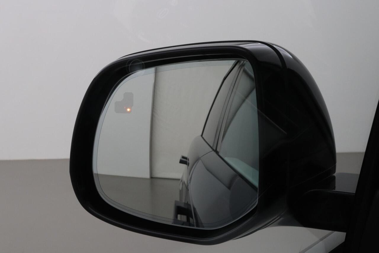 Land Rover RANGE ROVER SPORT 3.0 P460e Dynamic HSE | Black Pack | Massage+Koeling | 23 Inch | Schuif/kanteldak | Trekhaak