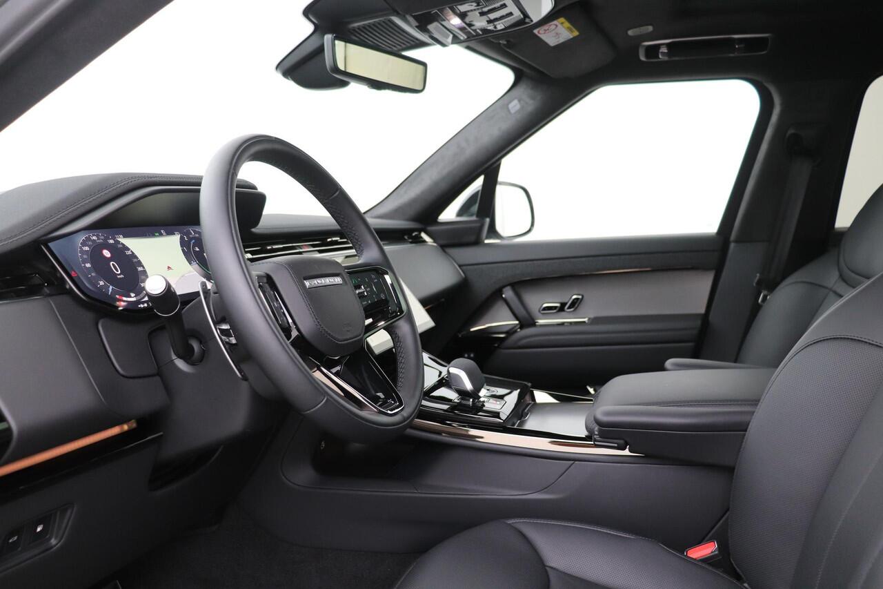 Land Rover RANGE ROVER SPORT 3.0 P460e Dynamic HSE | Black Pack | Flux Silver | 23 Inch | Massage+Ventilatie | Trekhaak | Head-Up