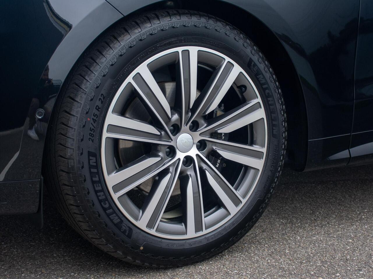 Land Rover RANGE ROVER SPORT 3.0 P460e SE PHEV Trekhaak l Schuif- /kantel Pano l Black Pack l Stoelkoeling l 22"