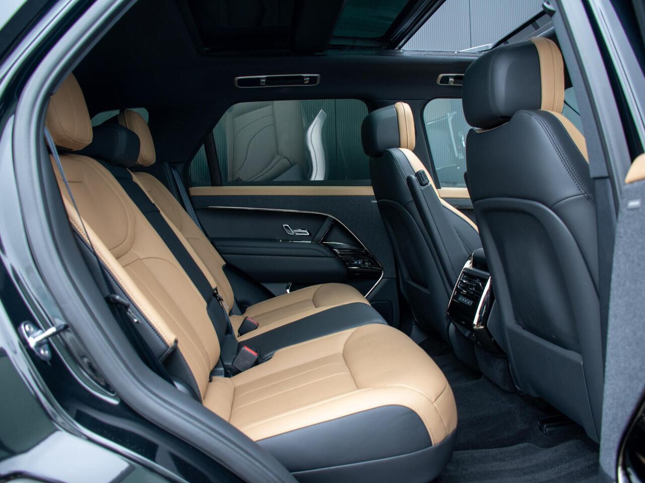 Land Rover RANGE ROVER SPORT 3.0 P460e SE PHEV l Trekhaak l Black Pack l Schuif- /kantel Pano l Softclose l Head-Up Display l Stoelventilatie