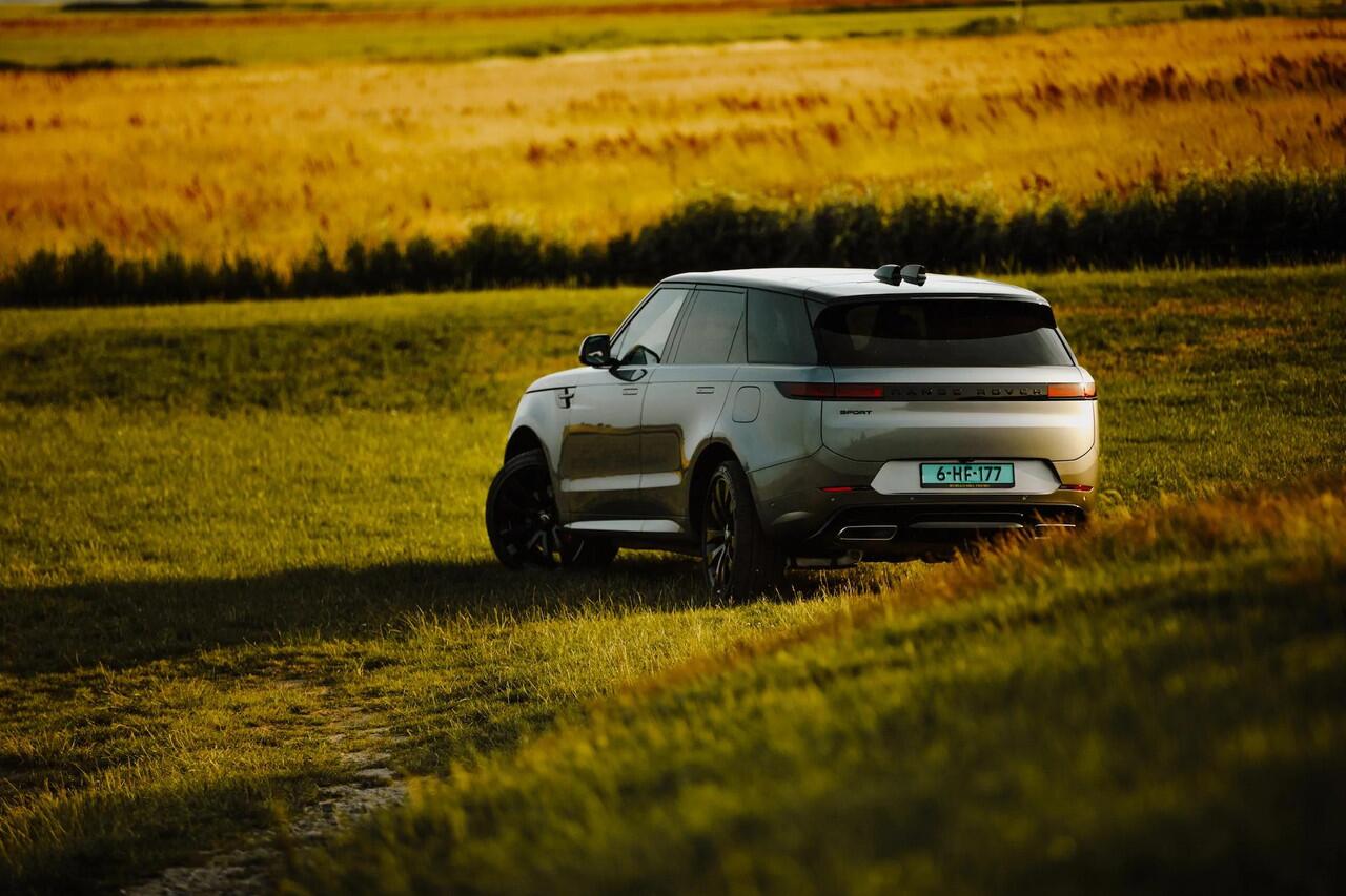 Land Rover RANGE ROVER SPORT 3.0 P550e Autobiography PHEV 4 wielbesturing - koelbox - Eigen Grey