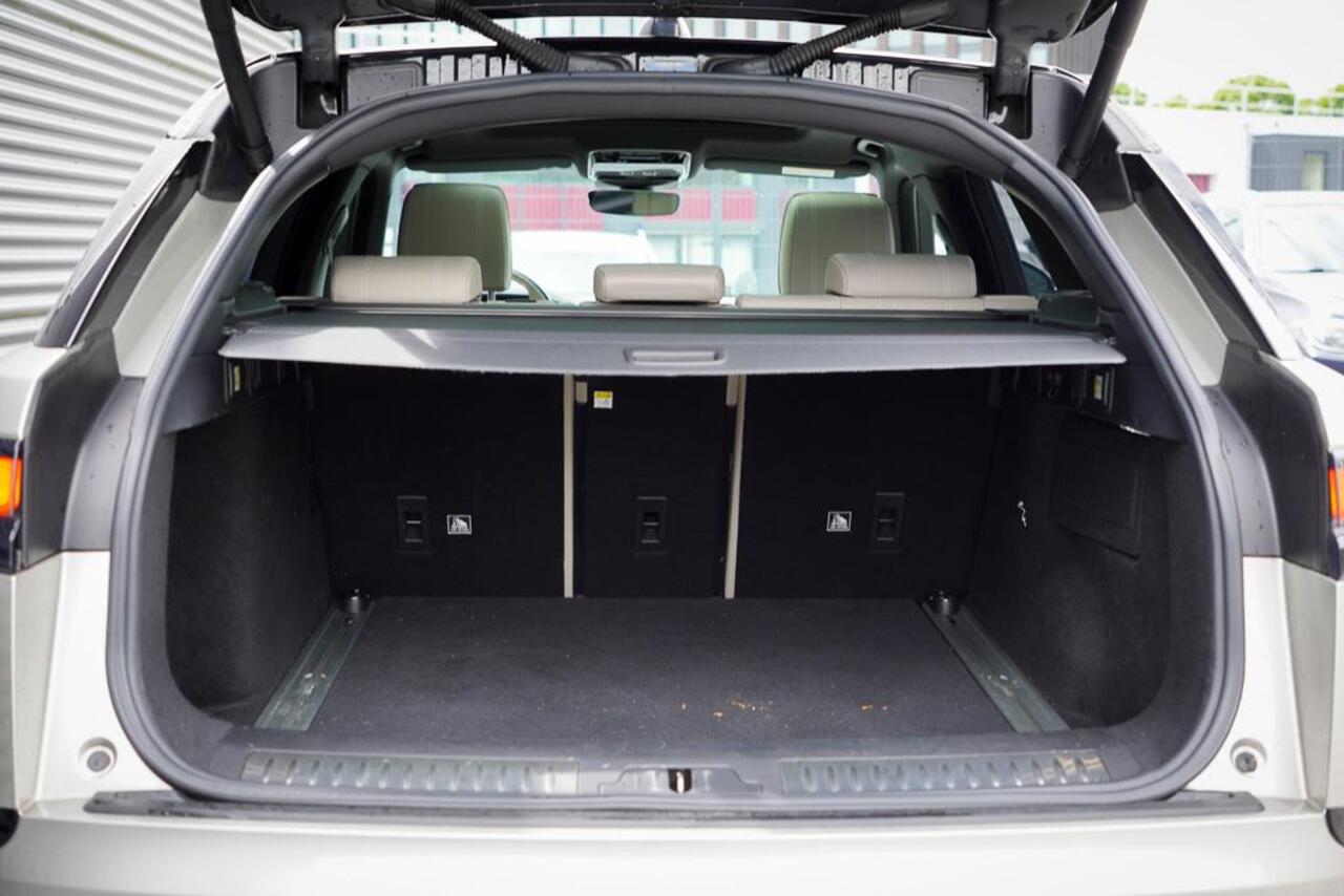 Land Rover Velar Range Rover 2.0 I4 Turbo AWD R-Dynamic HSE / Pano / Luchtvering / Massage / ACC