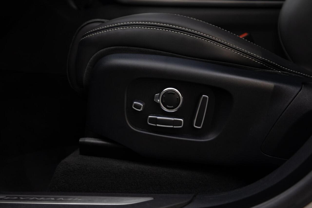 Land Rover Velar Range Rover 2.0 P300 Turbo AWD R-Dynamic HSE | Panoramadak | Head Up |