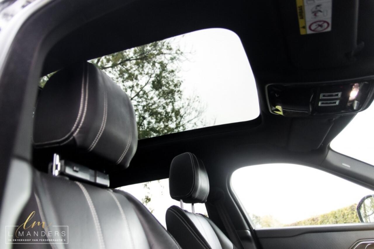 Land Rover Velar Range Rover 2.0 D180 AWD R-Dynamic S 2020 ZWART | Diesel | SUV | Trekhaak