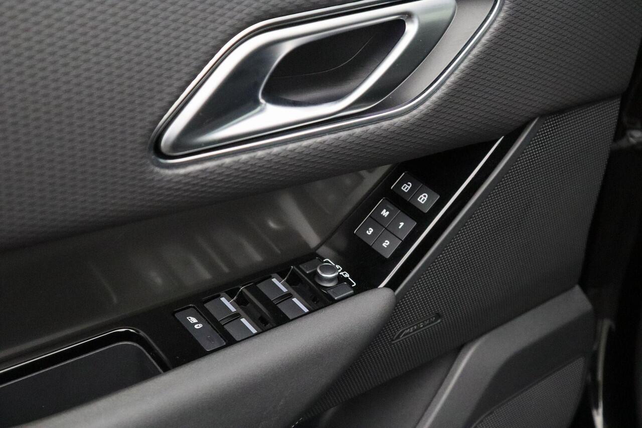 Land Rover Velar Range Rover 2.0 P400e SE 2022 Dealer onderh. | Panorama dak | MERIDIAN | BTW | Camera | Leder | Carplay | Memory | Stoelverwarming |