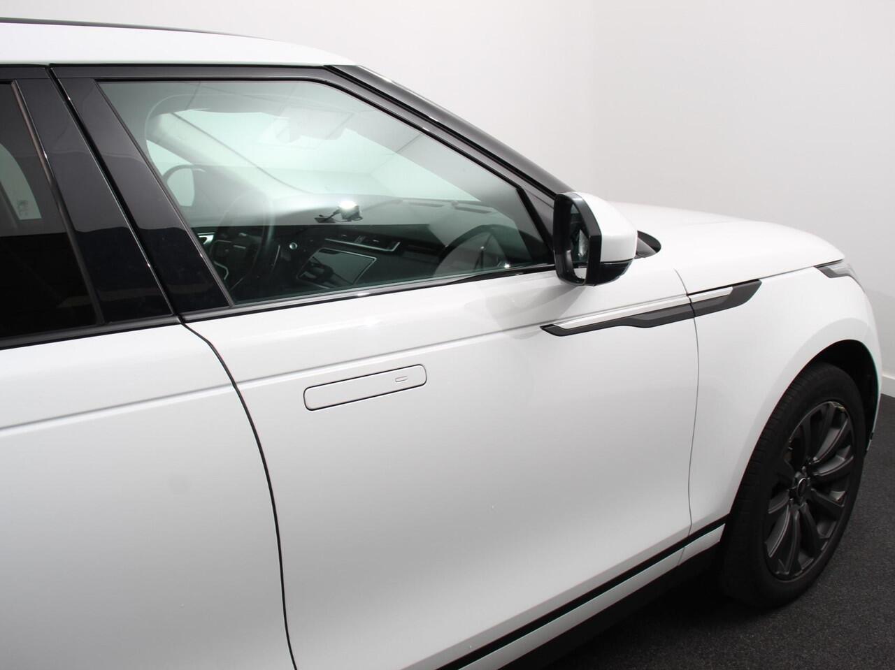 Land Rover Velar Range Rover 2.0 P400e | Navigatie | Apple Carplay/Android Auto | Camera | Parkeersensoren | Elektrische achterklep | Stoelverwarming | Virtual Cockpit | Climate Control | 20"Lichtmetalen velgen | Getinte ramen