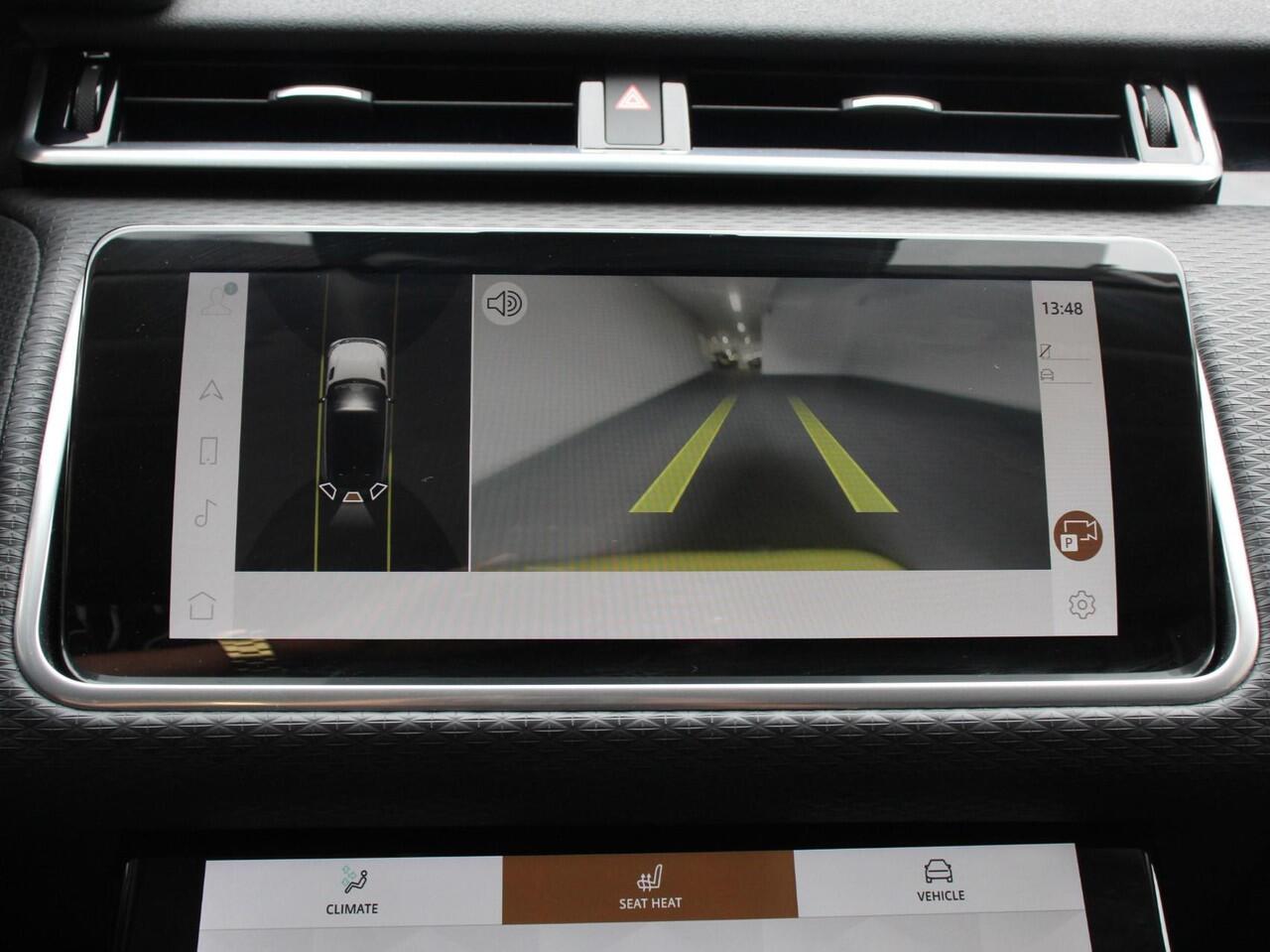 Land Rover Velar Range Rover 2.0 P400e | Navigatie | Apple Carplay/Android Auto | Camera | Parkeersensoren | Elektrische achterklep | Stoelverwarming | Virtual Cockpit | Climate Control | 20"Lichtmetalen velgen | Getinte ramen