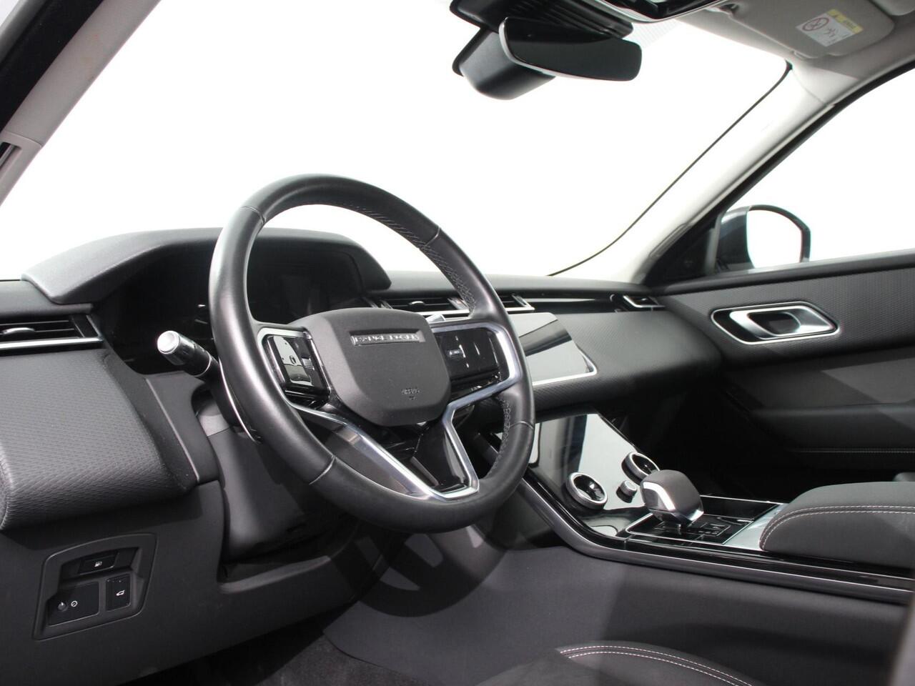 Land Rover Velar Range Rover 2.0 P400e | Navigatie | Apple Carplay/Android Auto | Camera | Parkeersensoren | Elektrische achterklep | Stoelverwarming | Virtual Cockpit | Climate Control | 20"Lichtmetalen velgen | Getinte ramen