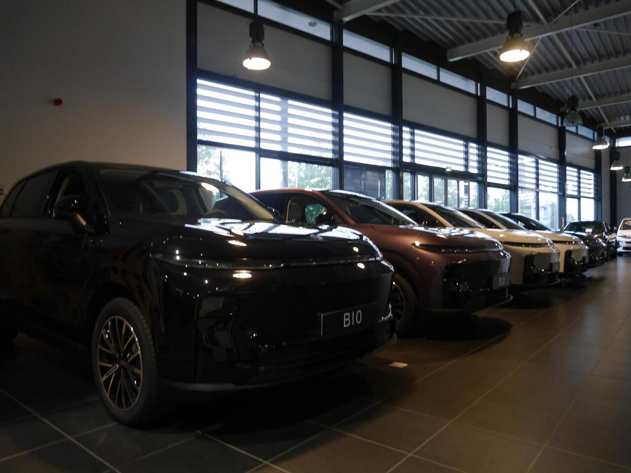 Leapmotor B10 Design ProMax 67.1 kWh | Nu in de showroom en dit jaar nog leverbaar | Wltp 434km | 750kg trekgewicht | Stoel en stuur verwarming | 360 graden camera | Lederen bekleding | Panoramadak | Led | Regensensor | Sfeerverlichting | Elektrisch verstelbare voorsto