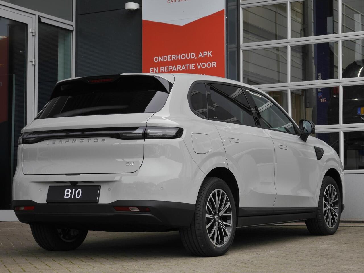 Leapmotor B10 Design ProMax 67.1 kWh | Meerdere kleuren leverbaar! | Navigatie | Nieuw | Camera`s | Lederenbekleding | Elektrische achterklep