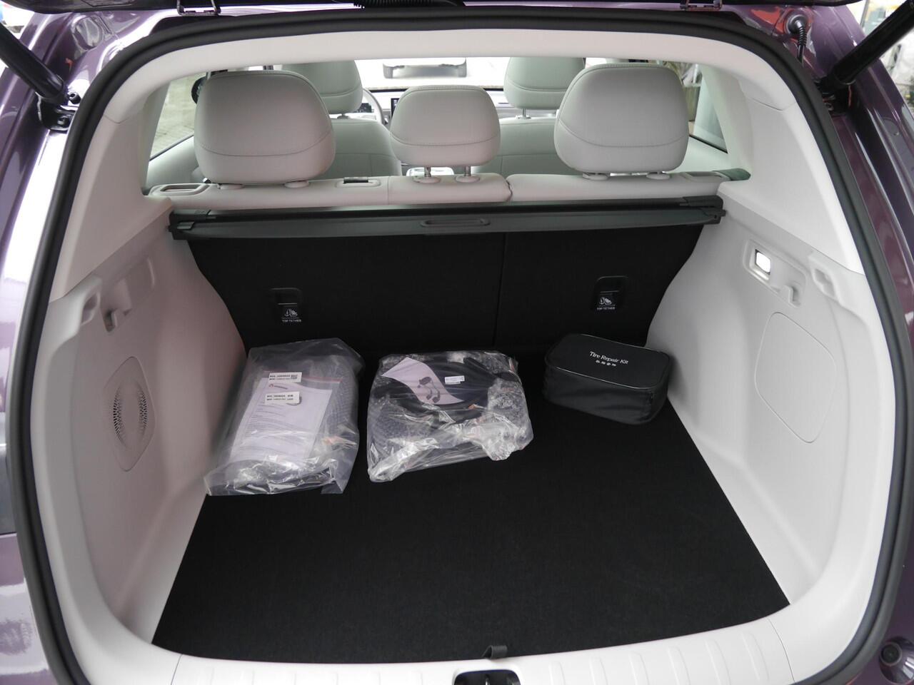 Leapmotor B10 Design ProMax 67.1 kWh | Uit voorraad leverbaar! | Elektrische achterklep | Stoel en stuurverwarming | Lederenbekleding | 18 inch velgen | Meerdere kleuren!