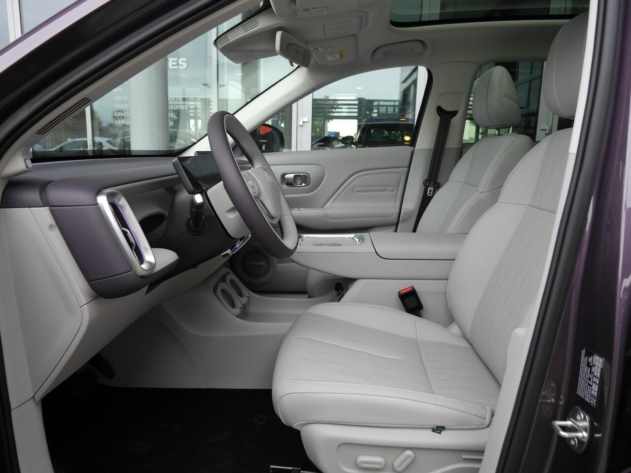 Leapmotor B10 Design ProMax 67.1 kWh | Uit voorraad leverbaar! | Elektrische achterklep | Stoel en stuurverwarming | Lederenbekleding | 18 inch velgen | Meerdere kleuren!