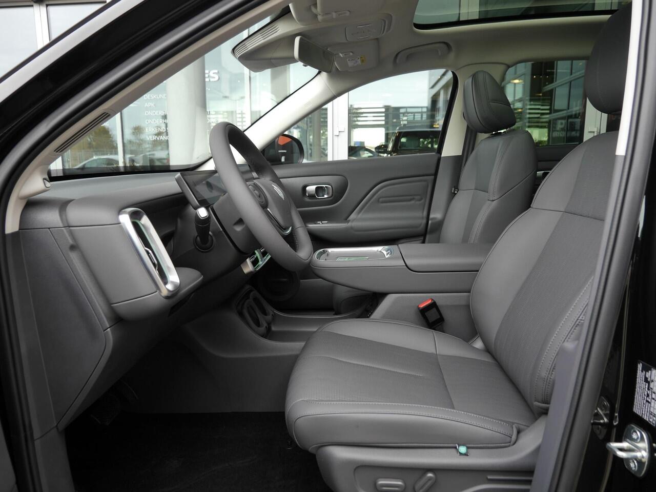 Leapmotor B10 Design ProMax 67.1 kWh | Navigatie | Rondom camera | 18inch Velgen | Elektrisch bedienbare achterklep | Panoramdak | Uit voorraad leverbaar