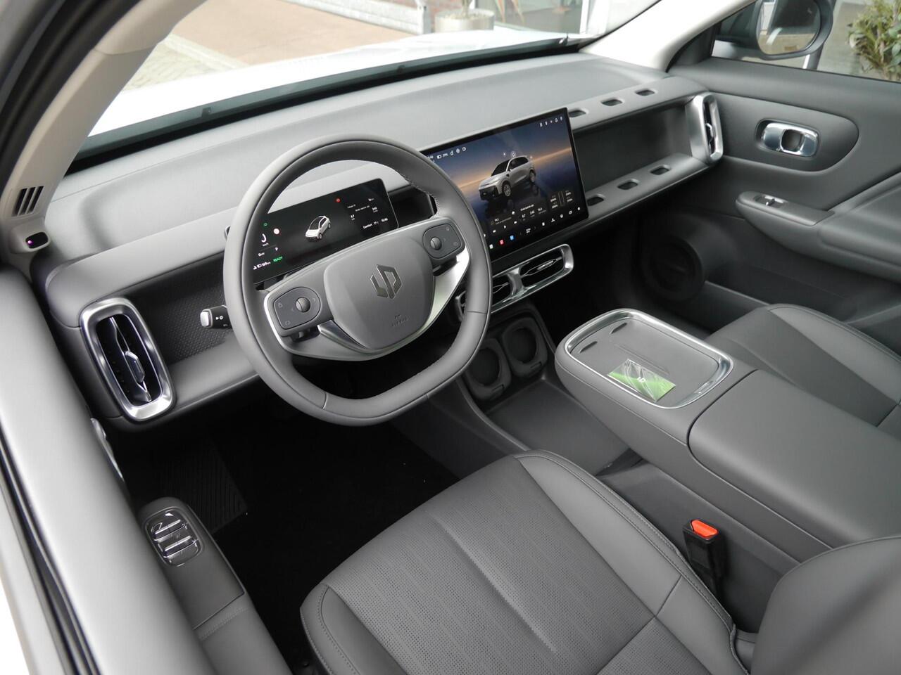 Leapmotor B10 Design ProMax 67.1 kWh | Wltp 434km | 750kg trekgewicht | Stoel en stuur verwarming | 360 graden camera | Lederen bekleding | Panoramadak | Led | Regensensor | Sfeerverlichting | Elektrisch verstelbare voorstoelen