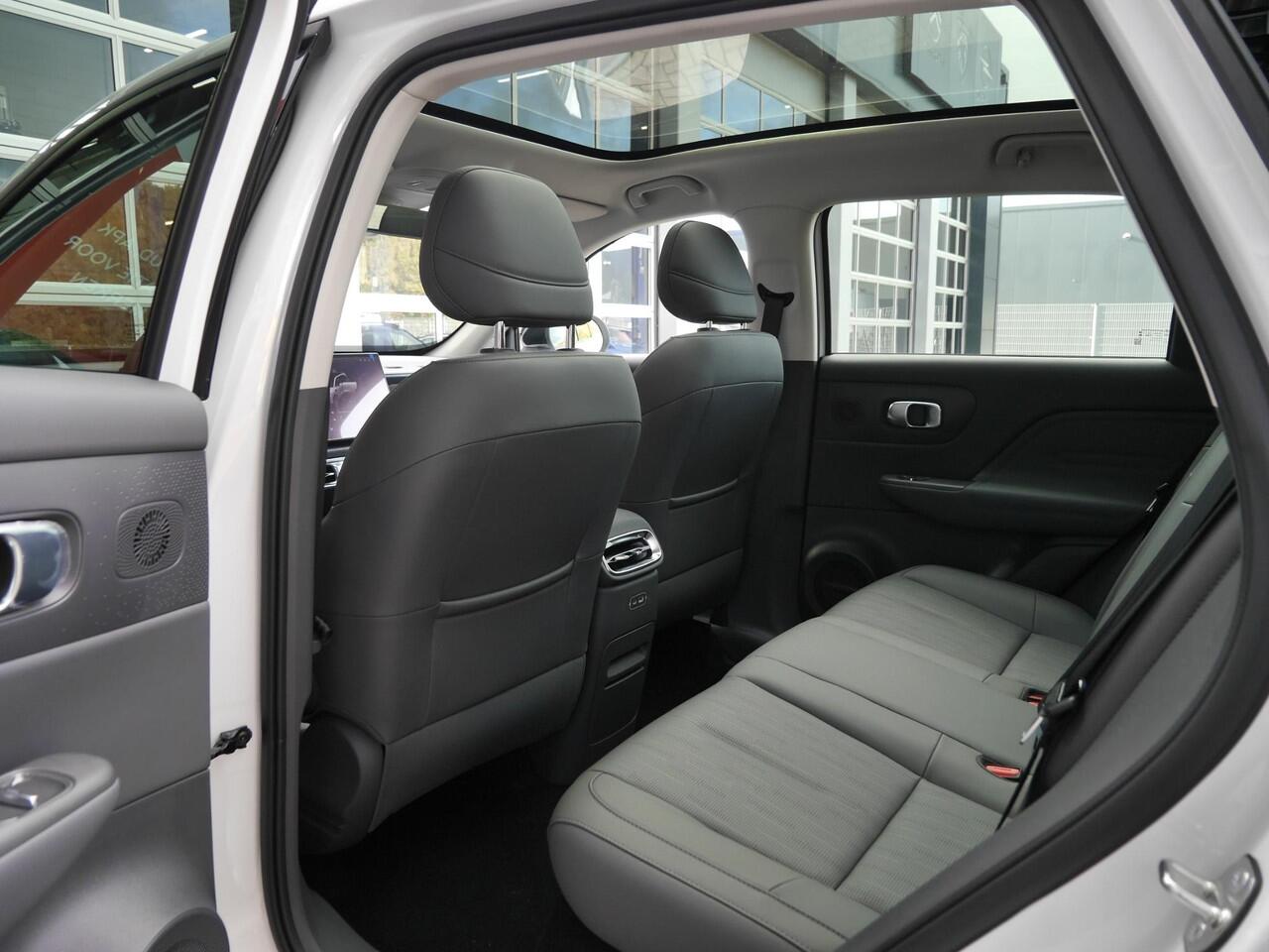 Leapmotor B10 Design ProMax 67.1 kWh Wltp 434km | 750kg trekgewicht | Stoel en stuur verwarming | 360 graden camera | Lederen bekleding | Panoramadak | Led | Regensensor | Sfeerverlichting | Elektrisch verstelbare voorstoelen