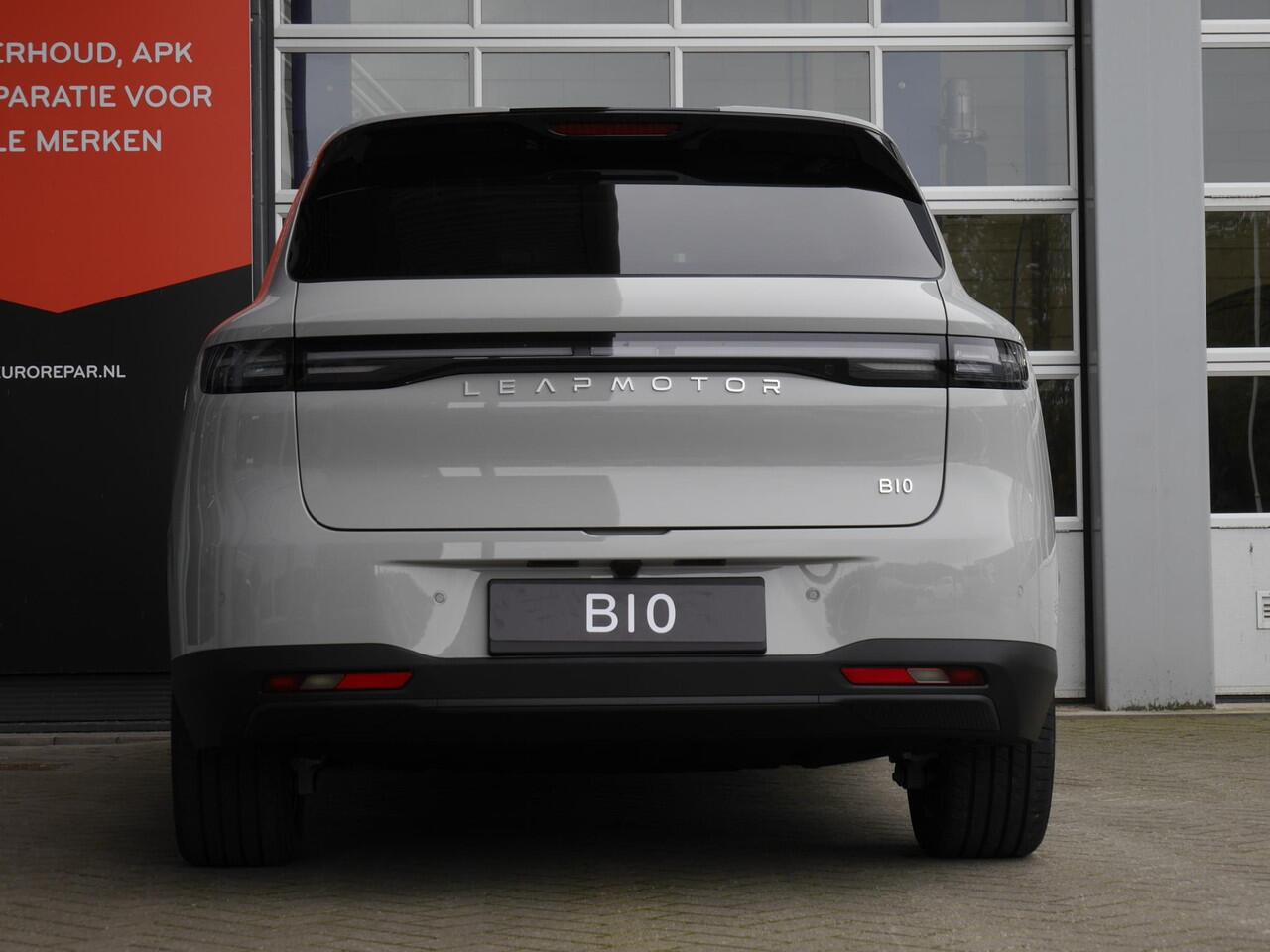 Leapmotor B10 Design ProMax 67.1 kWh | Meerdere kleuren leverbaar! | Navigatie | Nieuw | Camera`s | Lederenbekleding | Elektrische achterklep