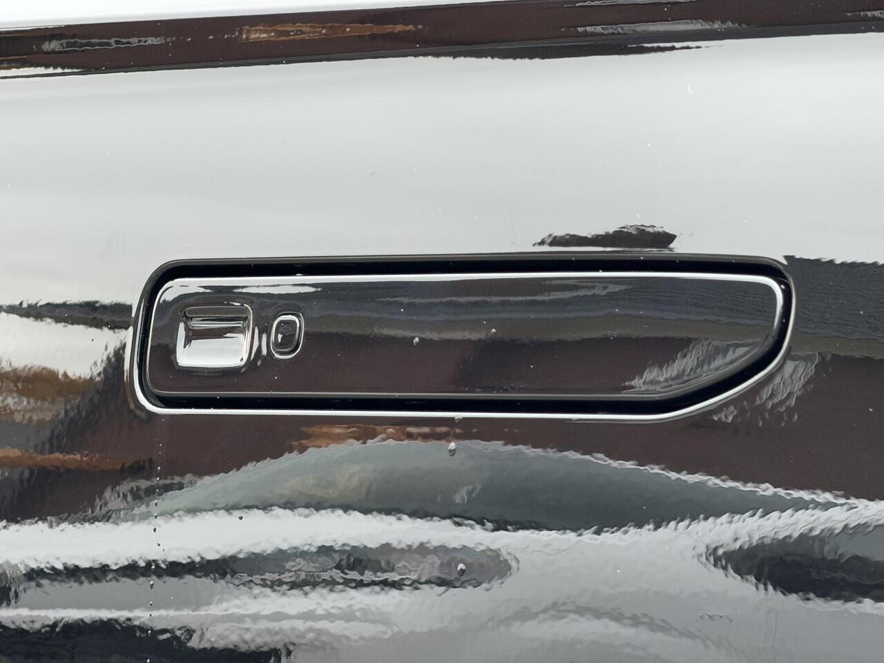 Leapmotor B10 Design ProMax 67.1 kWh 218PK Automaat Navigatie, Camera 360, Lichtmetalen velgen, Elektrische Achterklep, Kunstlederen bekleding, Stoel Verwarming & Ventilatie