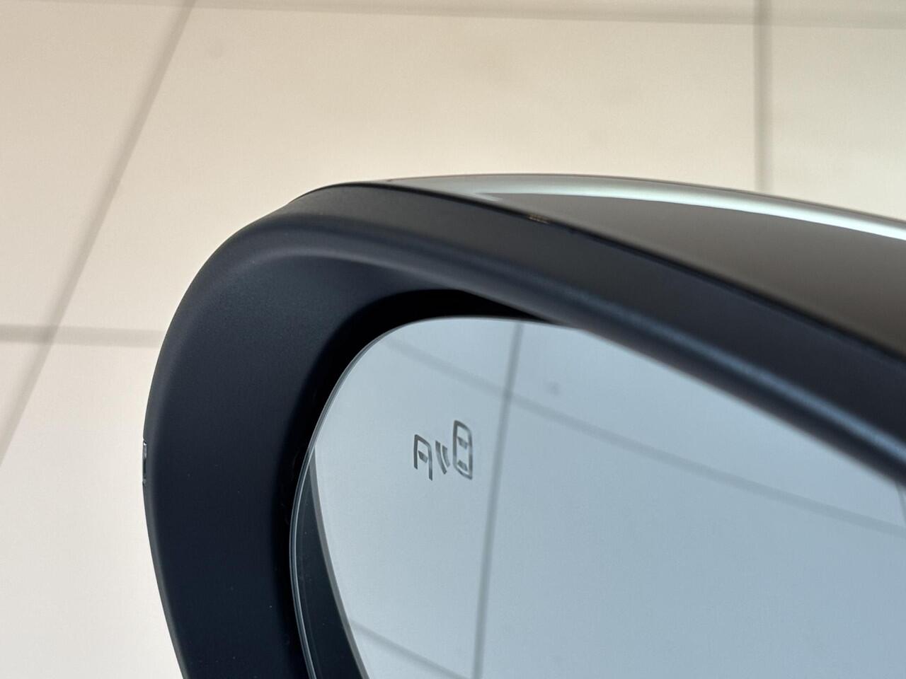 Leapmotor B10 Design ProMax 67.1 kWh Direct rijden! | Apple Carplay/Android Auto | 430KM WLTP | Panorama | Navigatie | Elektrische achterklep | Elektrisch bedienbare stoelen | Stoelverwarming | Stoelventilatie