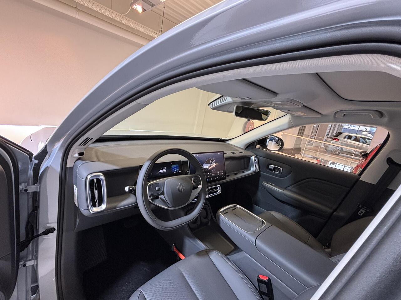 Leapmotor B10 Design ProMax 67.1 kWh 430KM WLTP | Panorama |Apple Carplay/Android Auto | Navigatie | Elektrische achterklep | Elektrisch bedienbare stoelen | Stoelverwarming | Stoelventilatie