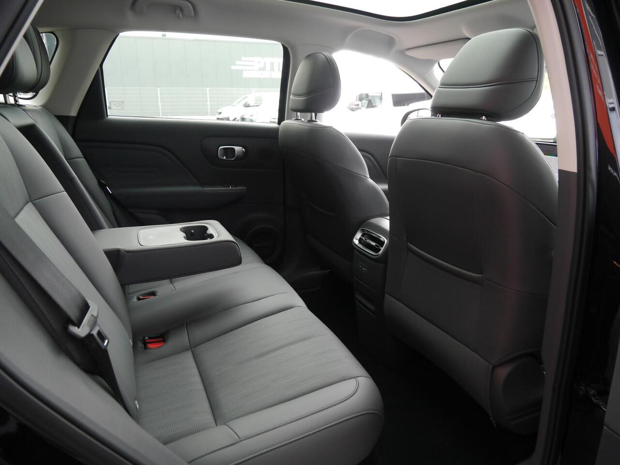 Leapmotor B10 Design ProMax 67.1 kWh | Op bestelling leverbaar!| Navigatie | Rondom camera | 18inch Velgen | 750 KG trekgewicht | Elektrisch bedienbare achterklep | Panoramdak | Uit voorraad leverbaar