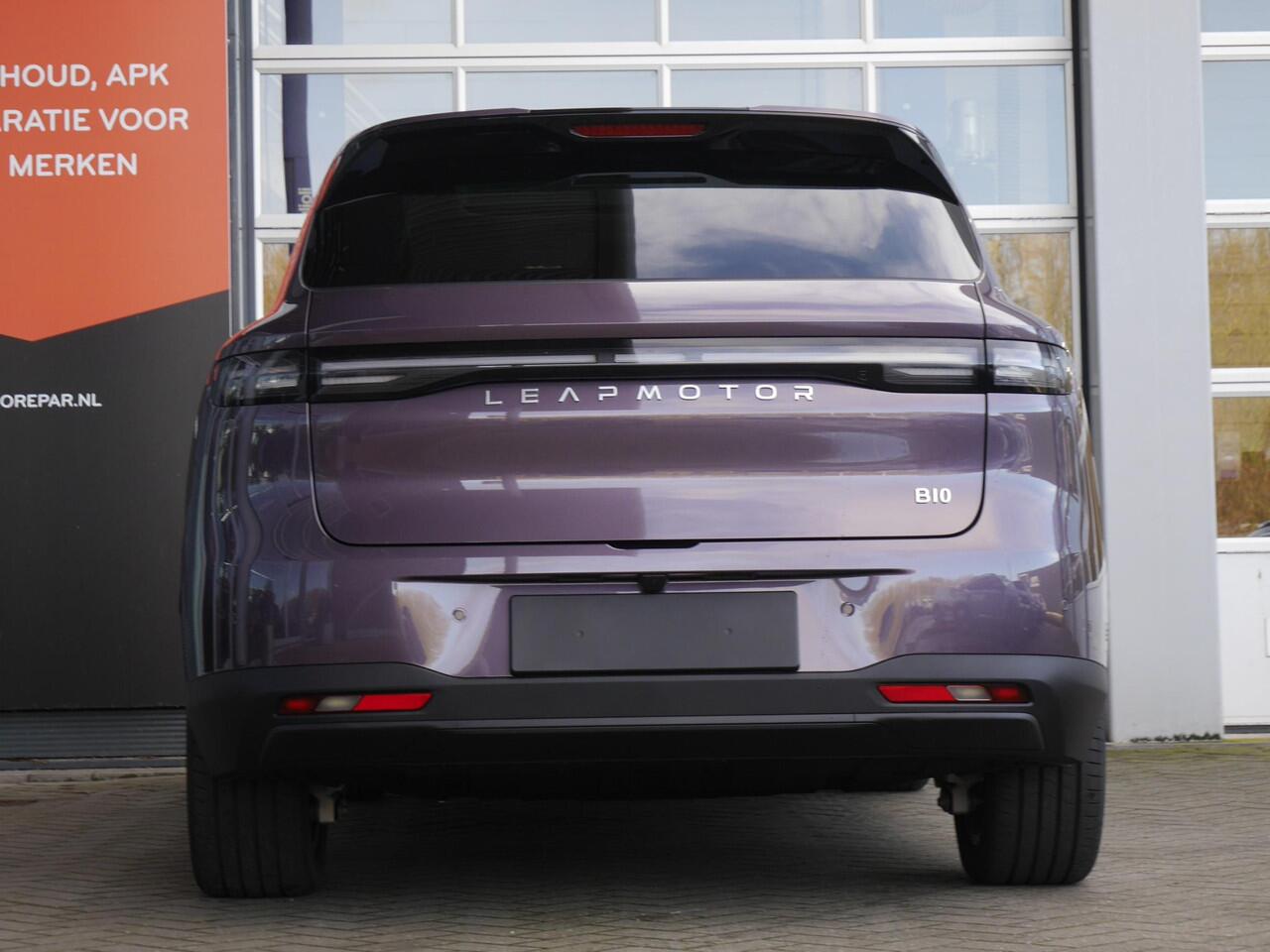 Leapmotor B10 Design ProMax 67.1 kWh | Op bestelling leverbaar!| Navigatie | Rondom camera | 18inch Velgen | 750 KG trekgewicht | Elektrisch bedienbare achterklep | Panoramdak | Uit voorraad leverbaar