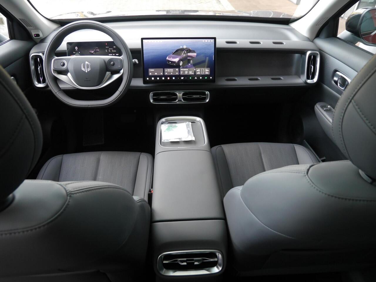 Leapmotor B10 Design ProMax 67.1 kWh | Op bestelling leverbaar!| Navigatie | Rondom camera | 18inch Velgen | 750 KG trekgewicht | Elektrisch bedienbare achterklep | Panoramdak | Uit voorraad leverbaar