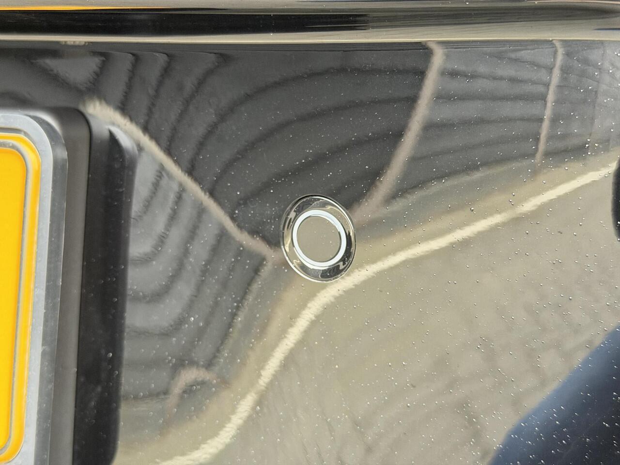 Leapmotor B10 Life Pro 56.2 kWh 218PK Automaat Navigatie, Rondomzichtcamera, Adaptieve cruise Control, Climate Control, Panoramadak