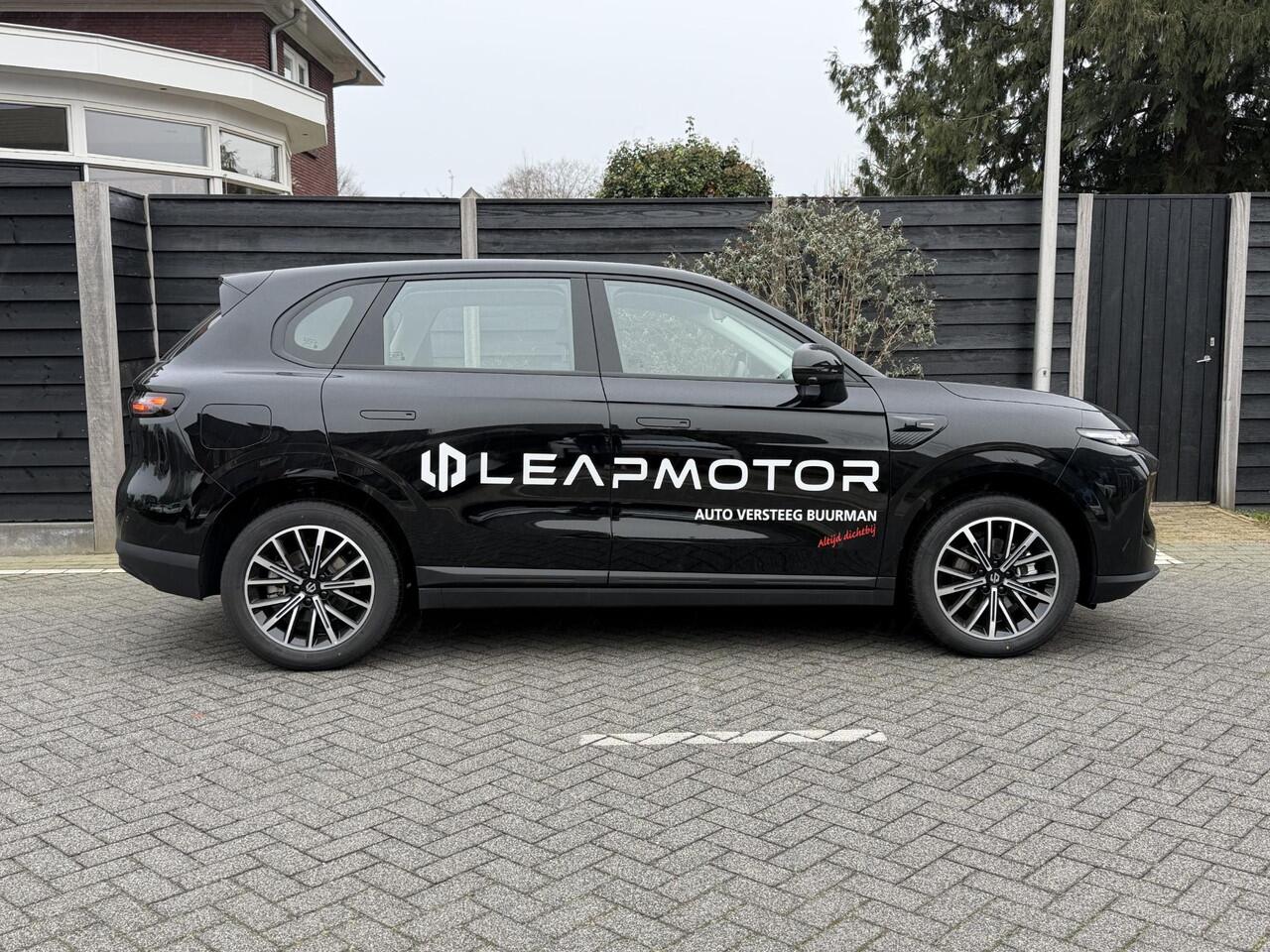 Leapmotor B10 Life Pro 56.2 kWh 218PK Automaat Navigatie, Rondomzichtcamera, Adaptieve cruise Control, Climate Control, Panoramadak