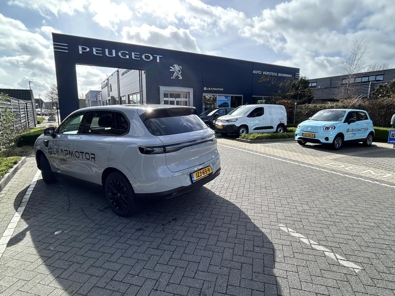 Leapmotor B10 Design ProMax 67.1 kWh 218PK Automaat Navigatie, Camera 360, Lichtmetalen velgen Black, Elektrische Achterklep, Kunstlederen bekleding, Stoel Verwarming & Ventilatie